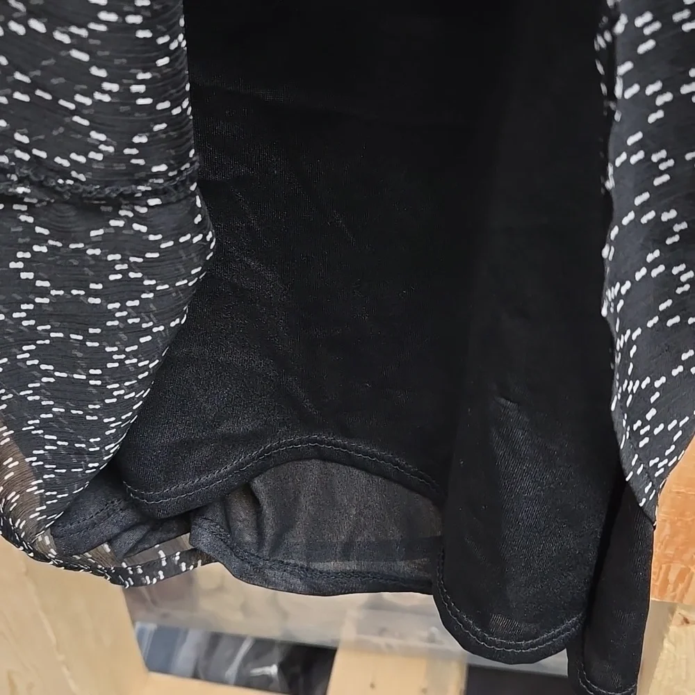 Old Navy Size S Black and White Tank Top Blouse - Picture 6 of 9